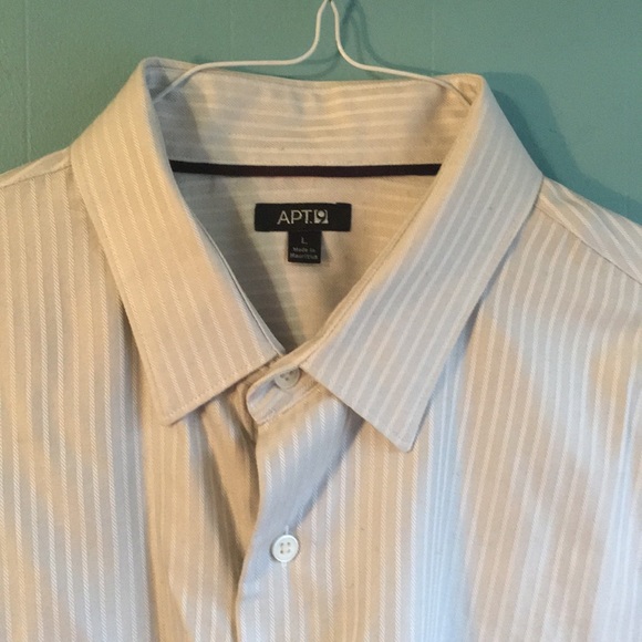 Classic button up - Picture 2 of 3